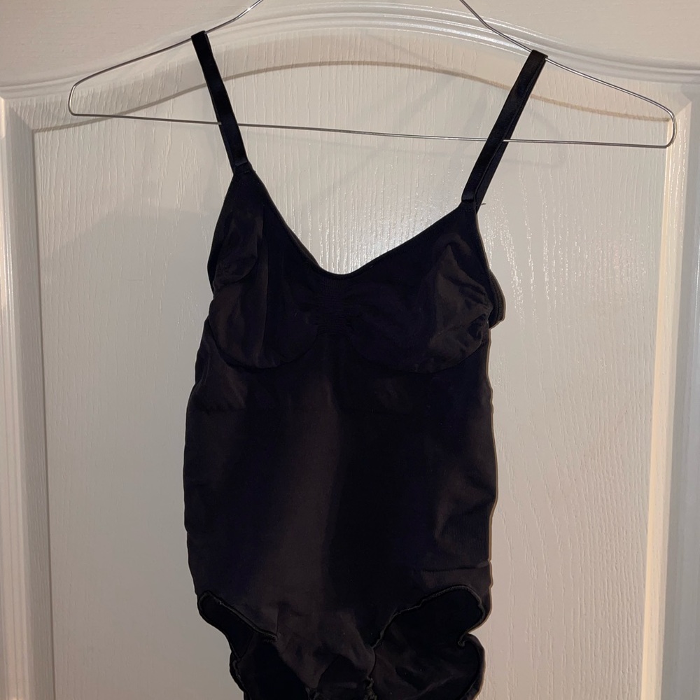 SKIMS Sculpting Bodysuit Brief w/snaps